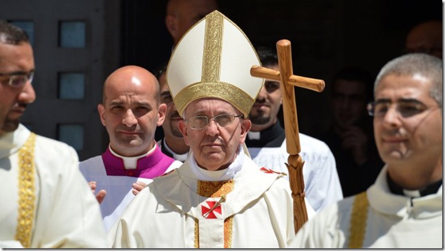 papafranciscoentierrasanta2