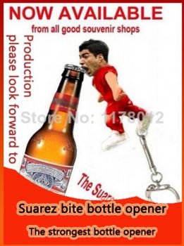 En China venden abrebotellas con forma de Luis Suárez
