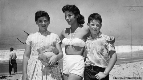 Heddy Lamar con sus hijos, en una foto de 1958