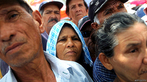 Personas de tercera edad protestan por mejores pensiones en Nicaragua