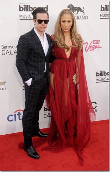 Jennifer-Lopez-and-Casper-Smart-2014-Billboard-Music-Awards