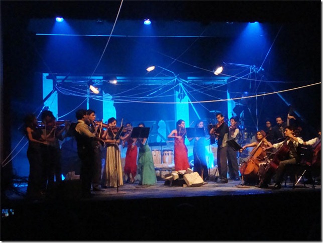 La orquesta compartirá escenario con bailarines, actores de teatro y miembros de la banda Doble-A.