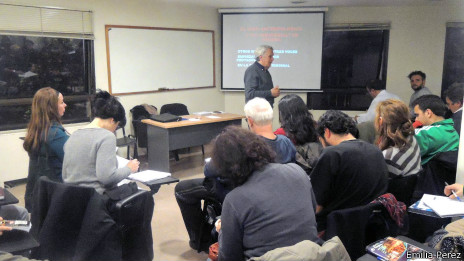En las clases analizan cuestiones como las fiestas en la historia de la humanidad, la economía del carnaval, el carnaval como arte o el patrimonio y la identidad.