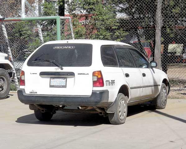 El carro en el que huyó el abusador de la niña de 12 años, en la FELCC. darynka sÁnchez