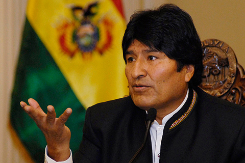 Morales-se-queja-de-que-algunas-plazas-aun-lleven-el-nombre-de-Colon