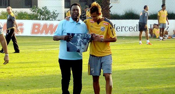 Pelé ha lamentado la lesión que sufrió Neymar. Foto Internet