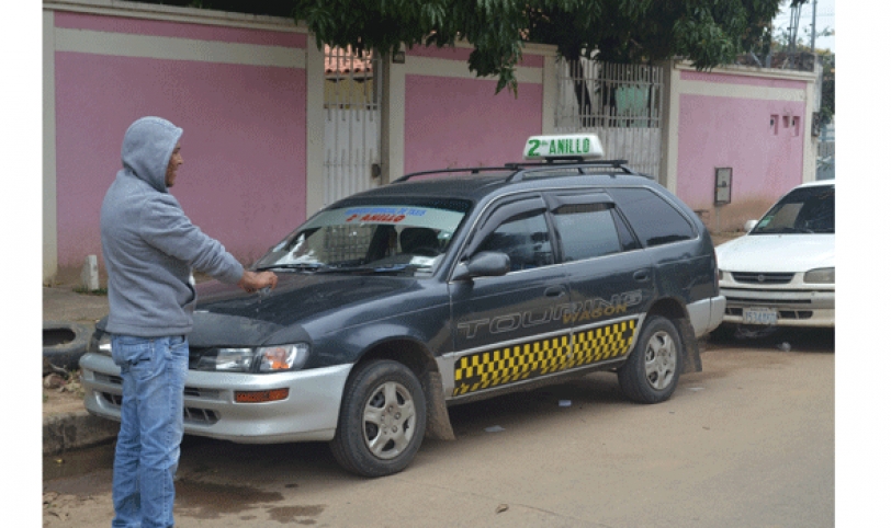 En la línea de trufis del segundo anillo trabajan cinco mujeres, llegaron a este oficio por ser madres solteras o para pagar sus estudios de universidad.