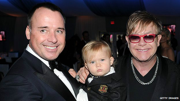 Elton John  con su pareja, David Furnish