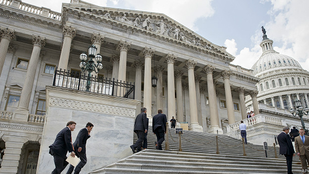 Los miembros de la Cámara de Representantes aprobaron el presupuesto luego que el Presidente Obama amenazara con actuar via decreto.