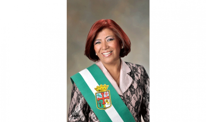 Angélica Zapata, manda en colegio de abogado.