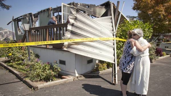 Daños. El sismo provocó destrozos en algunas casas del valle de Napa.