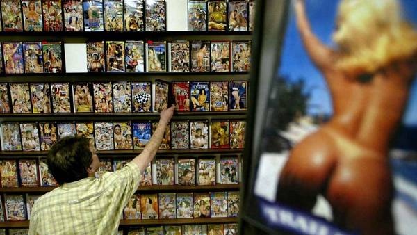 Por aparición de casos de SIDA, suspenden rodajes de películas porno en EEUU. (AFP)