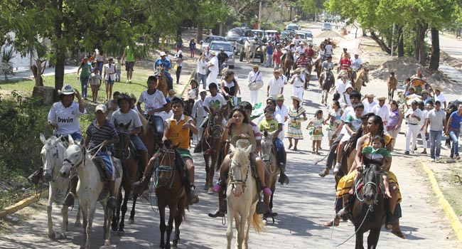 Caravana de caballos por el aniversario de Las Caba as del Pira