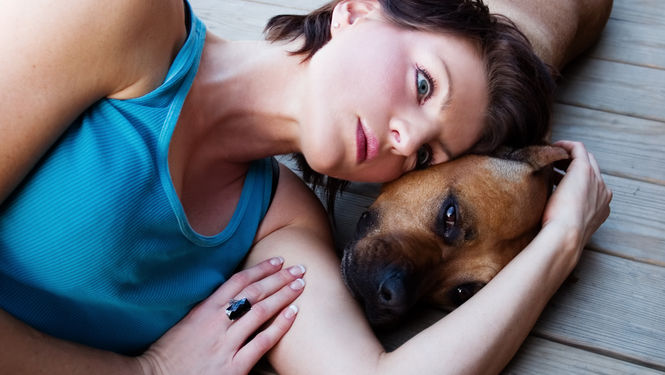 Mujer y perro