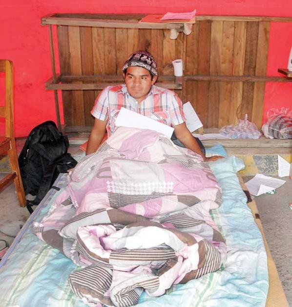 Miguel Coca dirigente de la FUL continúa en huelga. martin numbela