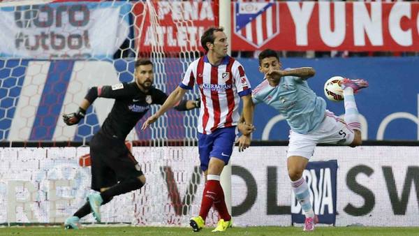 De taco. El gol del ex Argentinos Pablo Hernández, en el primer gol del Celta. (EFE)