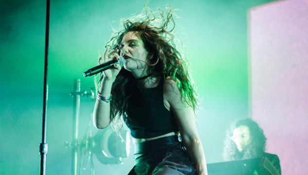imagen Lorde versiona a Kanye West y Bon Iver en vivo (VIDEOS)