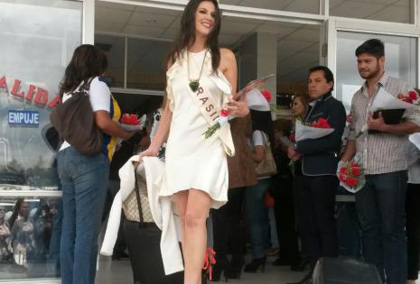 Las candidatas al Reina Hispanoamericana fueron recibidas con mucho cariño en Sucre