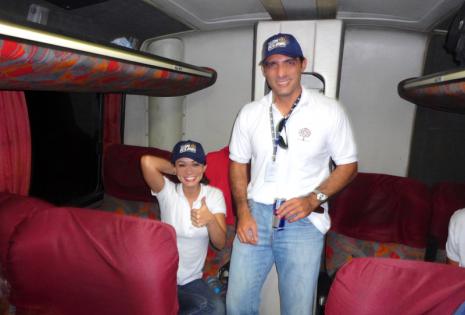 Cuando Cupido los flechó. “En el bus camino a Villa Tunari, con el ‘Team building’ de Nacional Vida, ambos trabajábamos en la empresa y este viaje fue el punto de partida para conocernos con un interés más que de colegas de trabajo”.