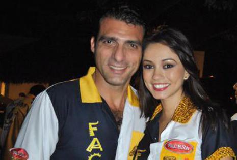 A saltar se dijo… “Carnaval 2013, compartimos en muchos eventos de Carnaval con los Fachas, fue inolvidable porque estaban postulando a ser coronadores”.
