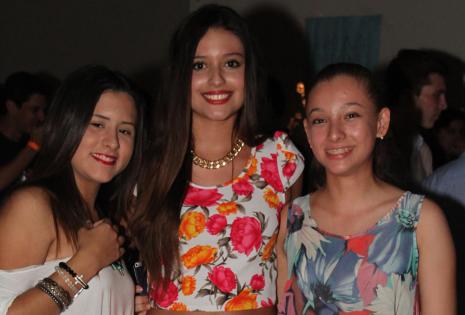 SIMPÁTICAS.María Paula Ayala, Camila Bejarlh y Helen Guzmán
