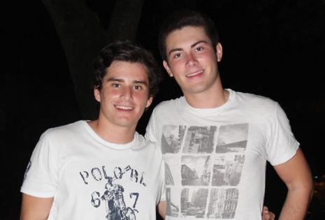 CHICOS. Óscar López y Luis Marco Paniagua compartieron con sus compañeros