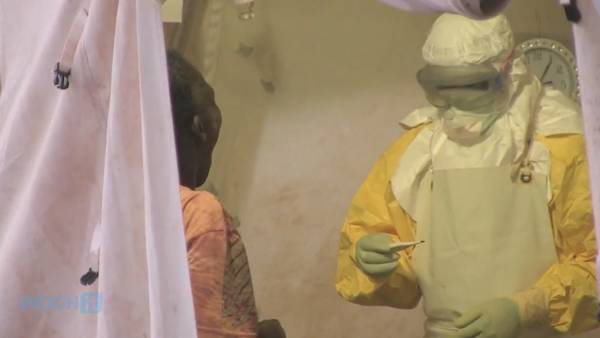 Mali se lanza en una carrera por frenar el ebola.
