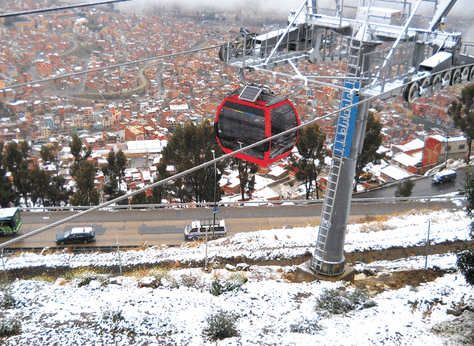 Tiempo. La nevada que cubrió El Alto, la mañana de ayer.