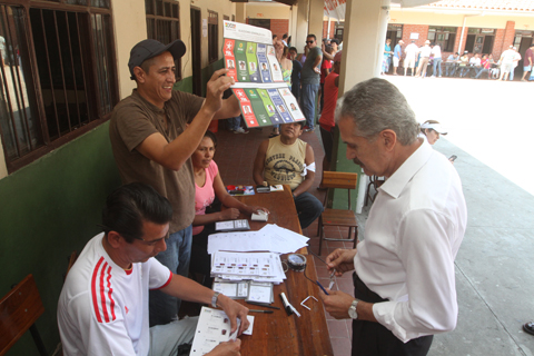 Santa-Cruz:-UD-47,5%,-MAS-38,7%-y-PDC-10,7%