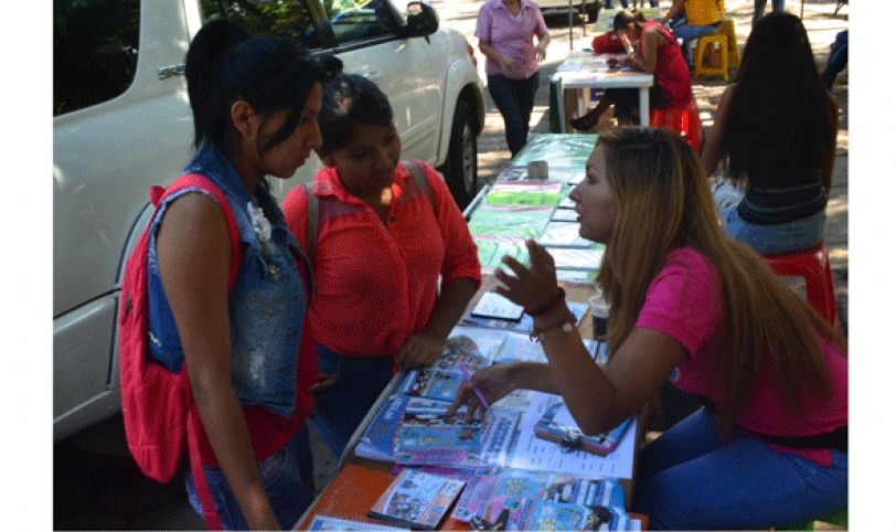 Estudiantes buscan alternativas para prepararse para la PSA de la Universidad Autónoma Gabriel René Moreno.