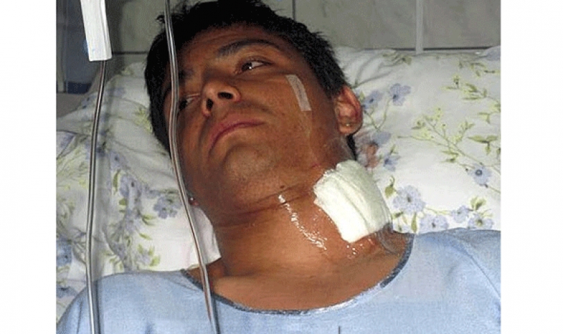 Héctor Gaitán cuando jugaba en Perú tuvo un problema con hinchas y fue hospitalizado luego de peleas.
