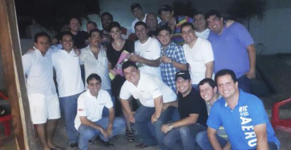 Con toda la comparsa