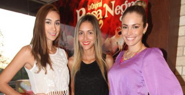 MAGNÍFICAS. Mónica García, Nicole Pulino  y Marcia Ávila