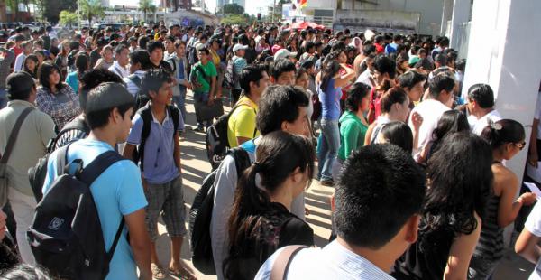 Los universitarios podrán evitar las largas filas para registrarse en la Uagrm a través del servicio telefónico Tigo Money, donde podrán realizar el pago