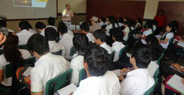 Padres de familia deberán adquirir seguros de vida de estudiantes