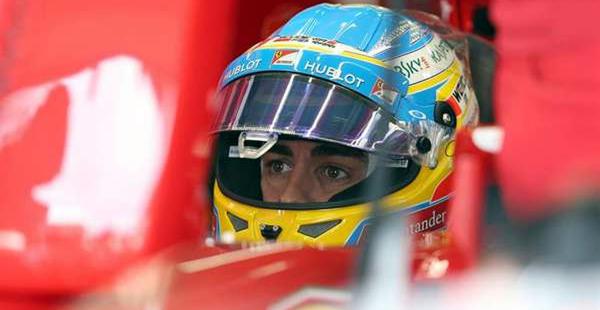 Fernando Alonso una vez más evadió a las preguntas de la prensas obre la noticia de su salida de Ferrari.