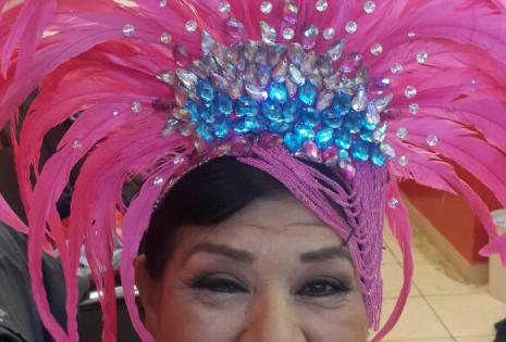Estanita Araúz, la reina del club de abuelos Nuevo Amanecer
