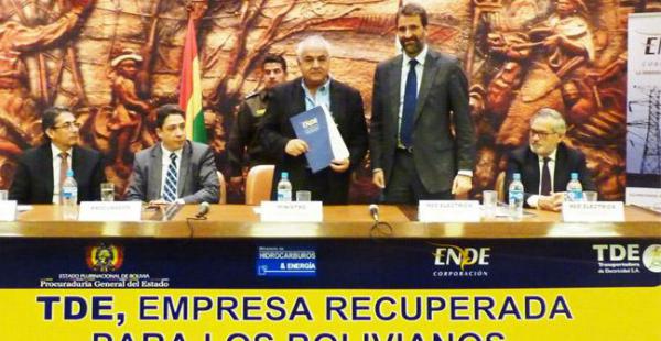 Héctor Arce, indicó que tras la firma del acuerdo el Estado boliviano sólo pagará el 18% de los 200 millones de dólares que exigía la REI por la nacionalización de  su paquete accionario