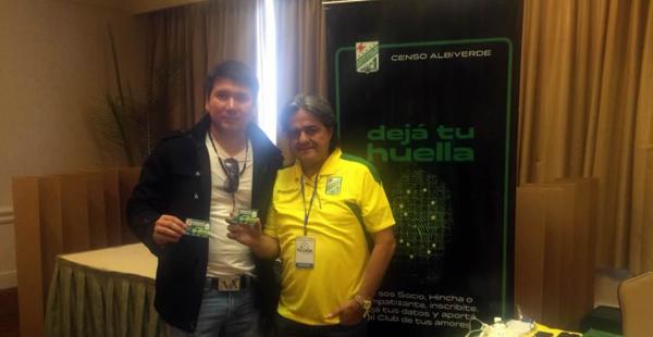 José Ernesto Álvarez (Izq) junto a Orlando Durán (Dch), nuevo socio Diamante del club verdolaga