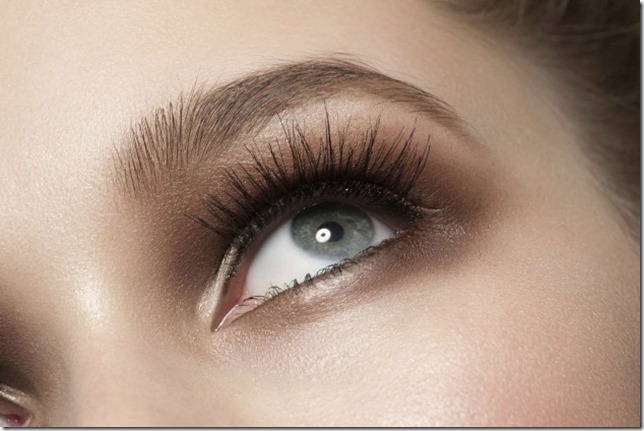10-cosas-que-nadie-te-dijo-sobre-maquillar-tus-cejas-1