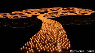 Detalle de uno de los árboles de la vida de Managua