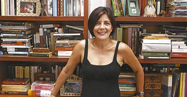 Magela Baudoin en su domicilio. Se mostró sorprendida y feliz por la noticia. Ejerció el periodismo