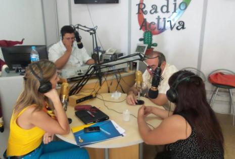 Elba durante su entrevista en el programa Fama, Poder y Ganas en Radio Activa