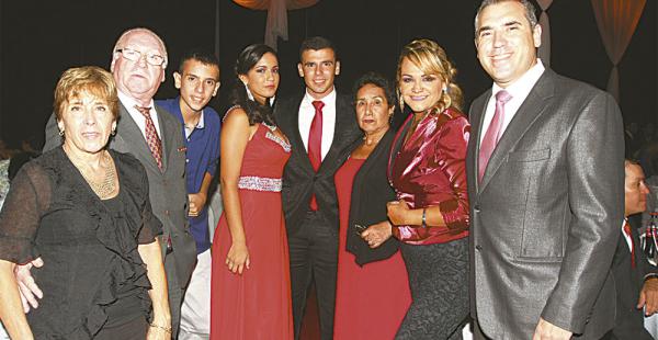 Alicia Picasso, Raúl Serres, Sebastián Serres, Cindy López, Raúl Gabriel Serres Bustos (bachiller), Elisa Cuéllar, Mónica Bustos y Ezequiel Serres