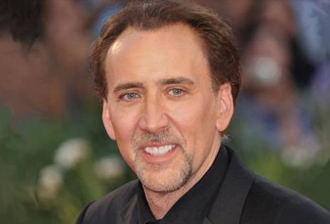 Nicolas Cage: Ganó infinidad de dinero por sus filmes como Ghost Rider 2 , pero el actor no fue bueno contratando a un buen contador, quien lo dejó con una gran deuda. Pero no conforme con eso, sus extravagancias también lo orillaron a quedarse prácticame