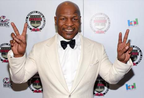 Mike Tyson: Uno de los mejores boxeadores que ganó millones de dólares en su momento. Logró recaudar una fortuna estimada en 400 mdd. Sin embargo su debilidad por las mujeres, las joyas y las opulentas fiestas llevaron a que se declarara en bancarrota