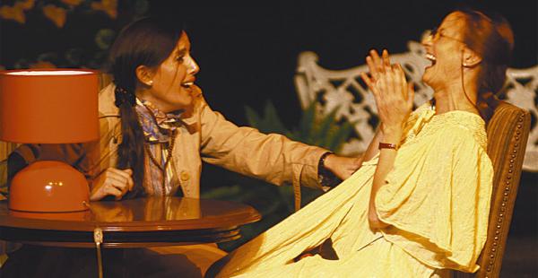 Tucura Cunumi llamó a la reflexión valiéndose de una historia divertida y romántica