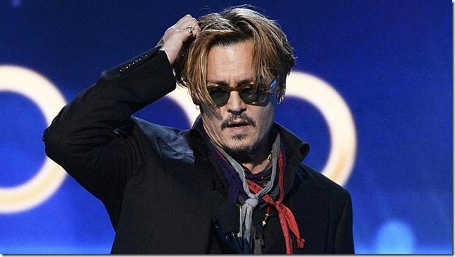 Depp durante su polémica intervención en los Hollywood Awards, en Los Ángeles, el pasado noviembre Depp durante su polémica intervención en los Hollywood Awards, en Los Ángeles, el pasado noviembre