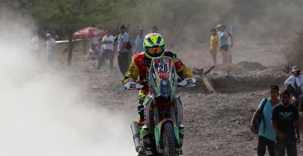 Juan Carlos Salvatierra cumple una buena labor en el rally. Su objetivo es terminar entre los diez primeros pilotos de la competición
