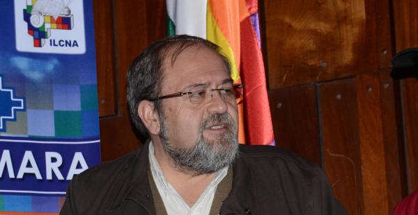 Roberto Aguilar ministro de educación de Bolivia
